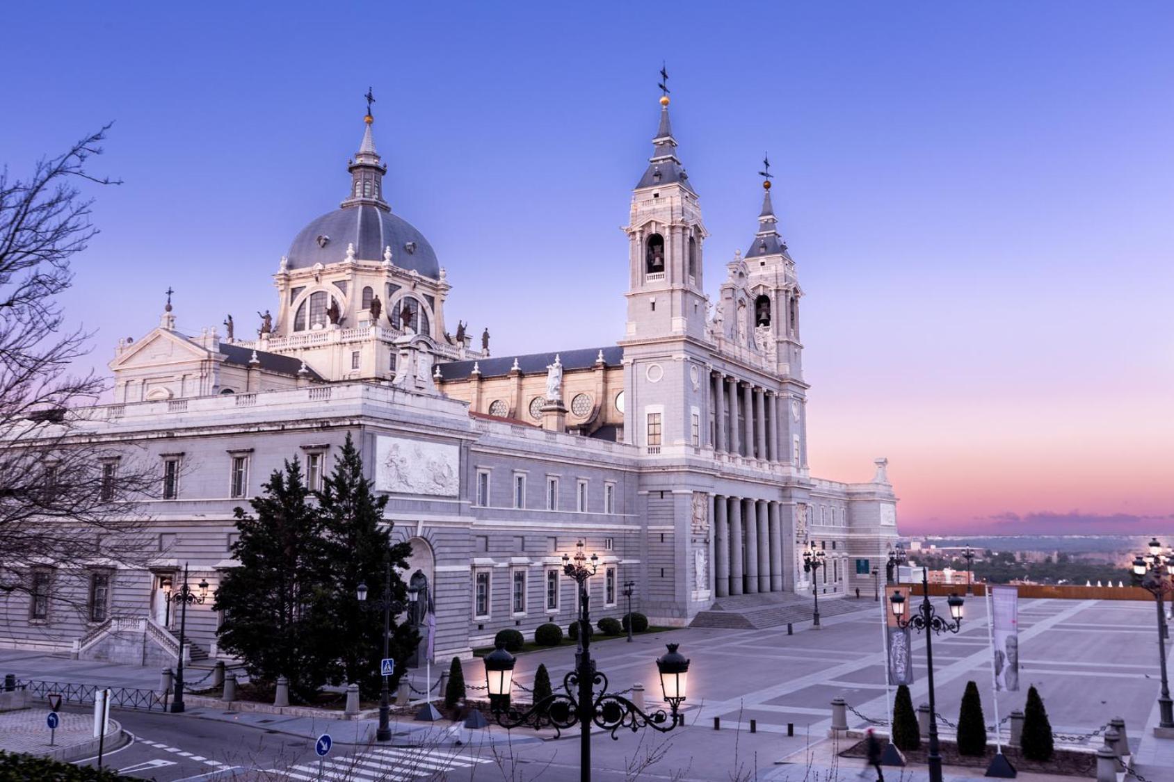 Prado Atocha Apartaments Madrid Exterior photo